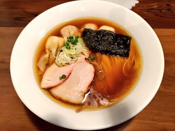 「特製ワンタン麺」@支那そば かでかるの写真