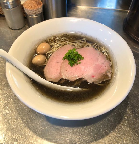 「11/11限定・イカスミ煮干蕎麦¥900」@さんじの写真