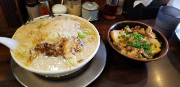 「Jラーメン鬼脂+ﾁｬｰｼｭｰご飯」@らーめん潤 亀戸店の写真