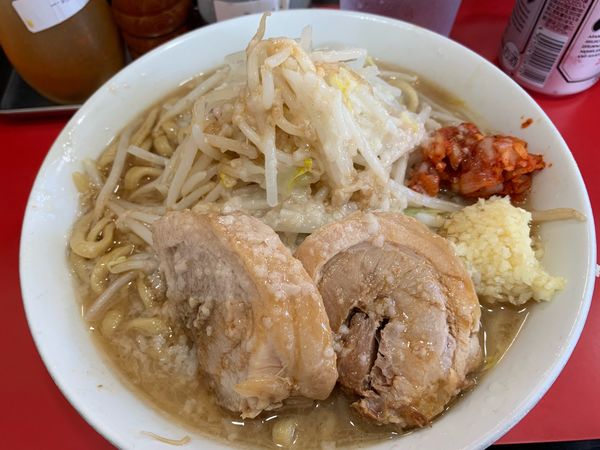 「ラーメン中+豚1枚 (830円+100円)」@用心棒 本号の写真