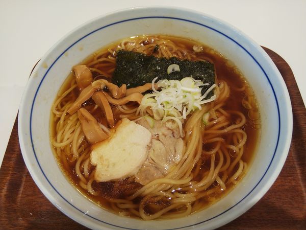 「純鶏らーめんしょうゆ大盛(¥620)」@麺処 直久 アリオ上尾店の写真