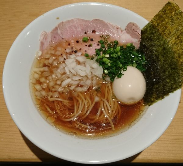 「旨味だし 淡麗醤油 煮玉子入り」@麺屋 まほろ芭の写真