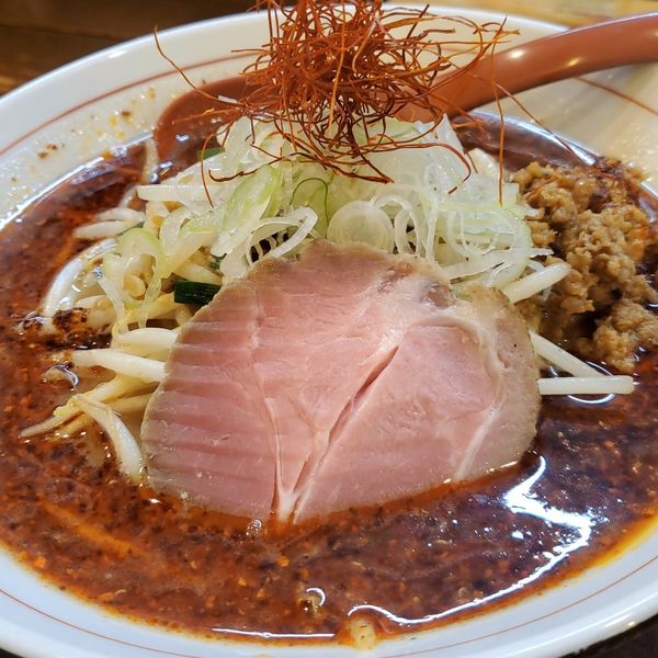 「辛味噌らーめん辛増し」@東京味噌らーめん 鶉の写真