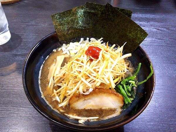 「味噌豚骨ネギラーメン大盛」@松壱家 茅ヶ崎店の写真