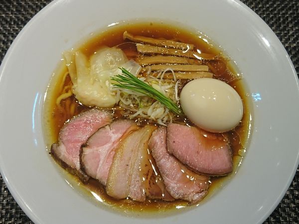 「特製中華蕎麦〈醤油〉￥1150」@宍道湖しじみ中華蕎麦 琥珀 東京本店の写真