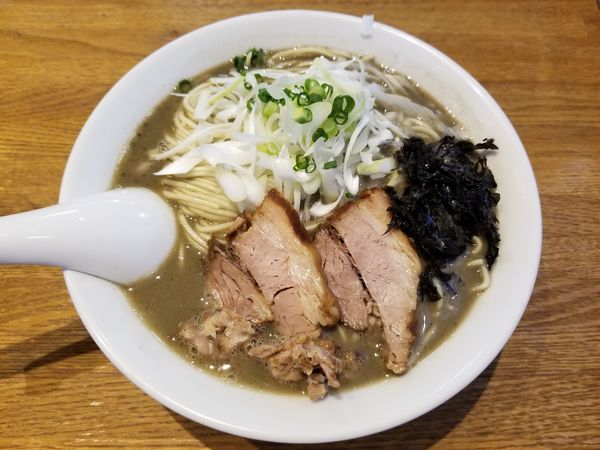 「特濃煮干しそば」@中村屋総本山の写真