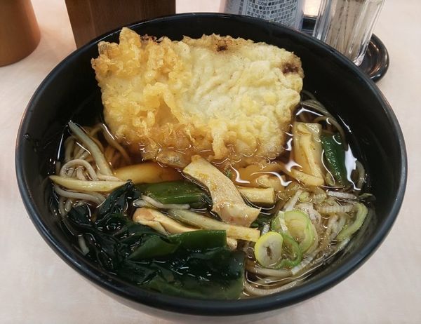 「豚天と花椒エリンギのそば」@名代 箱根そば 秋葉原店の写真