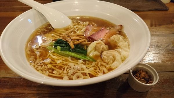 「【夜】醤油ワンタンめん(3個)」@らーめん穀雨の写真