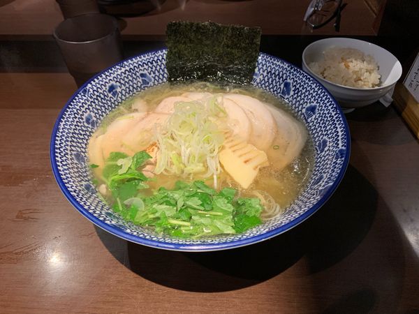 「淡麗焼豚しおそば」@麺屋 樹真の写真
