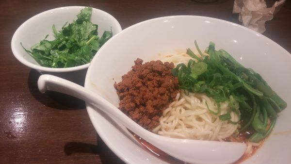 「成都式汁なし担々麺+パクチー920円」@六坊担担面の写真