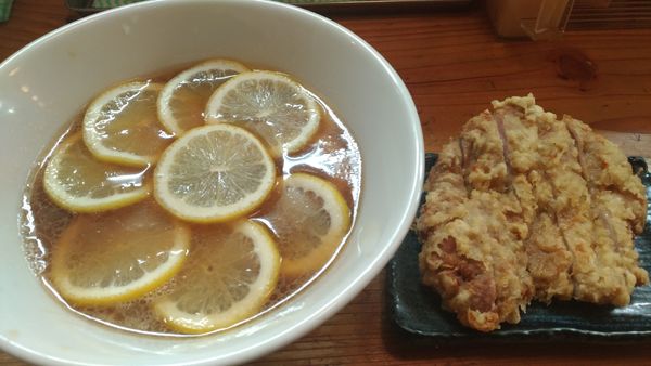 「レモンラーメン＋鶏天」@中華蕎麦 りんすず食堂の写真