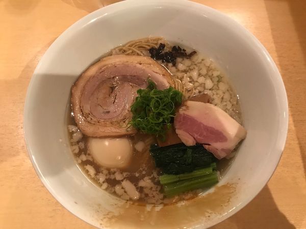 「味玉醤油そば　細麺」@饗 くろ㐂の写真