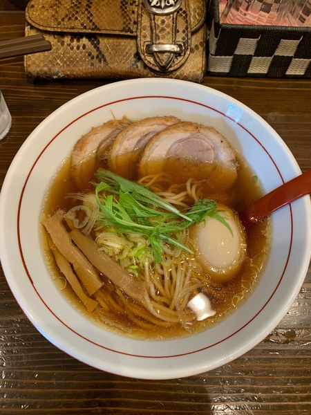 「醤油ラーメン全部のせ」@らぁ麺や 百代の写真