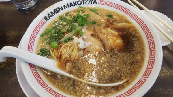 「熟成背脂醤油ラーメン 748円」@ラーメン まこと屋 イオン長田南ショッピングセンター店の写真