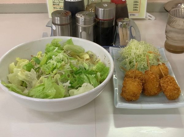 「油そば マグロ串かつ」@ラーメンHOT めん花の写真