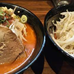 ラーメン（ニンニク、脂）＋野菜＋みそ（限定１００円）