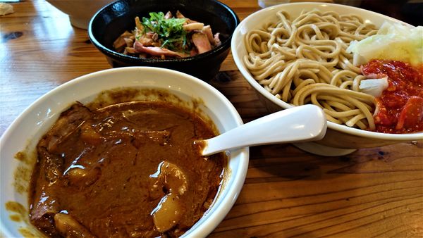 「四季限定/海老カレーつけ麺肉増し+大盛り+ローストポーク丼」@らーめん いつ樹 本店の写真