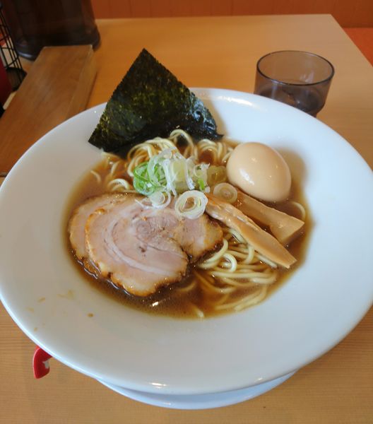 「味玉醤油らーめん 大盛ラーパス」@らーめんキッチン いいづかの写真