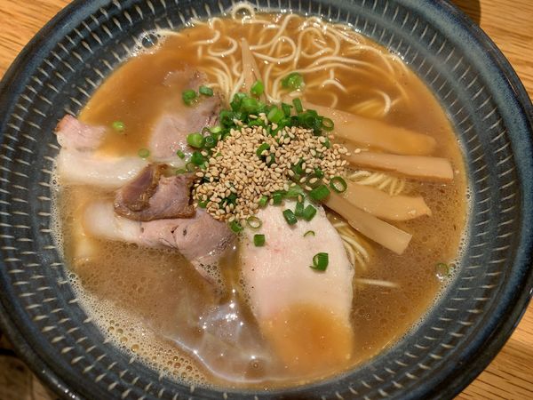 「白丸濃厚地鶏中華そば880円（割引き券で100円引き）」@麺屋 他力の写真