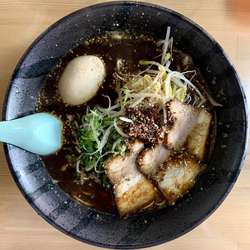 みそラーメン (800円) たまご (50円)