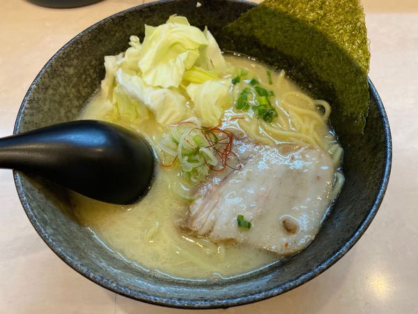 「鶏とん塩白醤油ラーメン 750円」@拉麺 浜田屋の写真