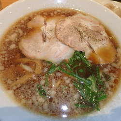 尾道らーめん(730円)、水餃子(380円→無料)