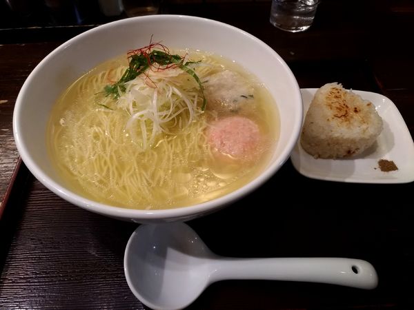 「あら炊き塩らぁめん　へしこ焼きおにぎり付き」@麺屋 海神の写真