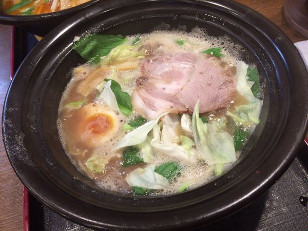 「豚骨醤油ラーメン 840円」@ラーメン猪太の写真