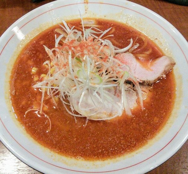 「【季節限定】辛みそらーめん　９８０円」@手打ら～めん tic,tacの写真