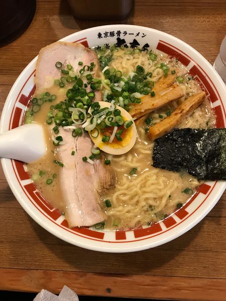 「東京豚骨ラーメン・大盛 750円」@屯ちん 池袋西口店の写真