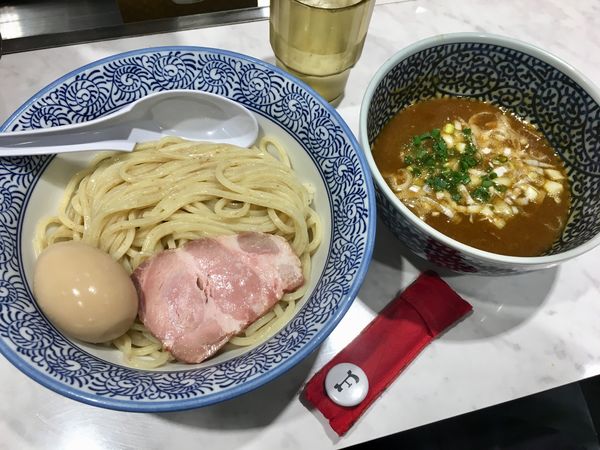 「伊勢海老つけめん＋燻製半熟煮玉子」@つけ麺 一燈 新宿店の写真