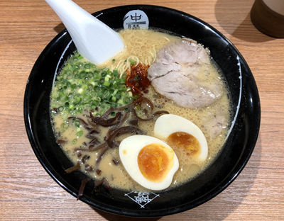 「味玉ラーメン（950円）」@中蘭 有楽町本店の写真