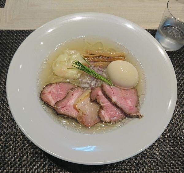 「特製中華蕎麦(塩)1150円」@宍道湖しじみ中華蕎麦 琥珀 東京本店の写真