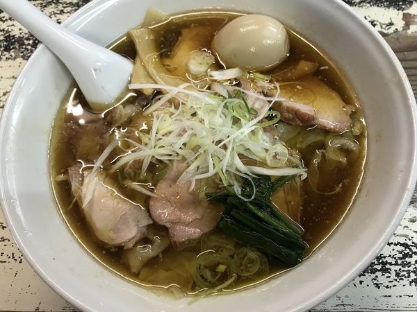 「チャーシューワンタンメン＋しょうが味玉」@手打 焔の写真
