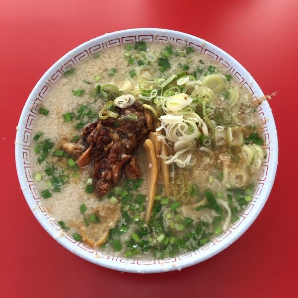 「パイカラーメン（500円）」@ラーメンスタンド とん平食堂の写真
