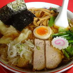 ワンタン麵(大) 930円