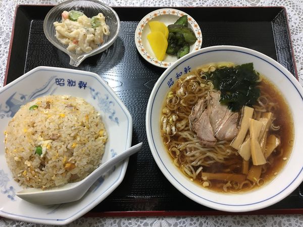 「ラーメンチャーハンセット」@昭和軒の写真