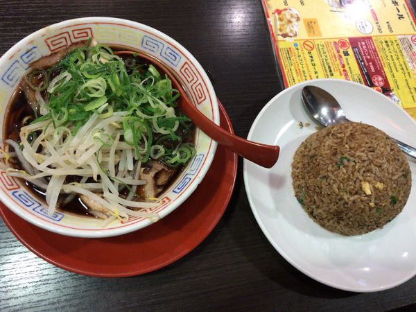 「中華そば　焼きめし」@新福菜館 秋葉原店の写真