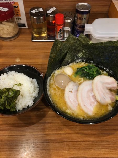 「MAX醤油らーめん」@荻窪商店の写真