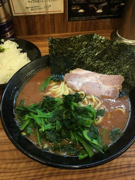 「ラーメン+ほうれん草」@横浜家系らーめん 二代目 武道家の写真
