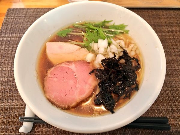 「期間限定 煮干しらぁ麺（黒）」@らぁ麺 やな木の写真