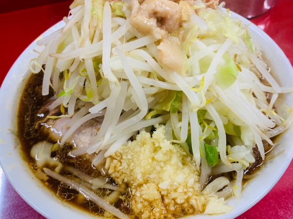 「小豚ラーメン  ヤサイマシニンニクアブラ」@ラーメン二郎 越谷店の写真