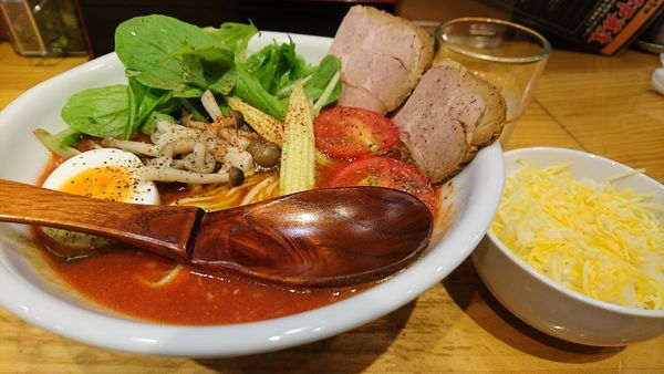 「【夜】限定:牛とまとらーめん」@麺屋うしまるの写真