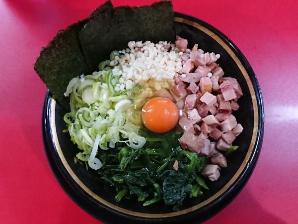 「恵寿卵油そば」@家系ラーメン とらきち家の写真