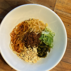 汁なし担担担 800円