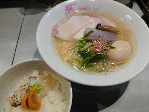 「【限定】鯛と白はまぐりの潮そば(ウニの香りの飯付き)950円」@中華蕎麦 瑞山（ZUIZAN）の写真