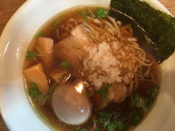 「煮干しらぁ麺 600円（奥久慈卵味玉+100円）」@らぁ麺屋まるわの写真