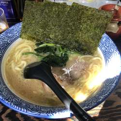 醤油ラーメン750円