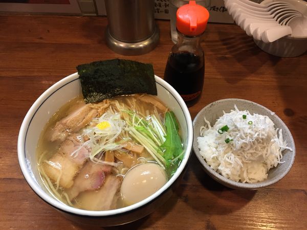 「特製ゆず香る白醤油らーめん＋静岡直送釜揚げしらすご飯」@麺処 びぎ屋の写真