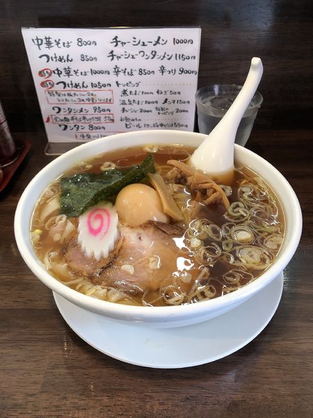 「ワンタンメン（麺少な目、煮卵）950円」@弘前軒の写真